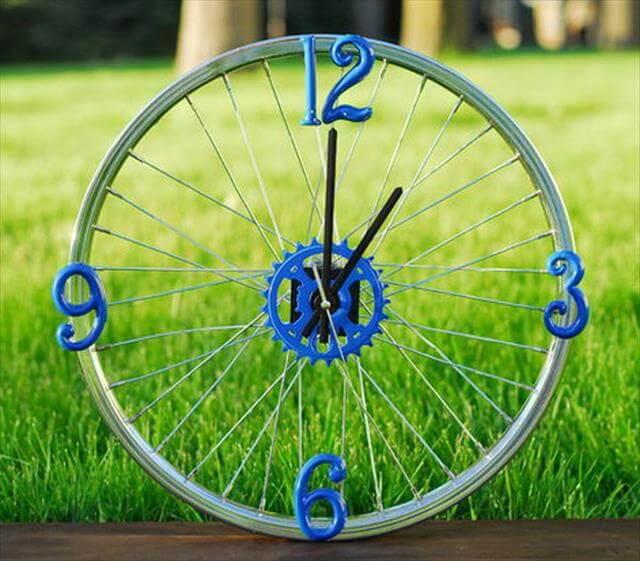 DIY Easy handmade wheel clock