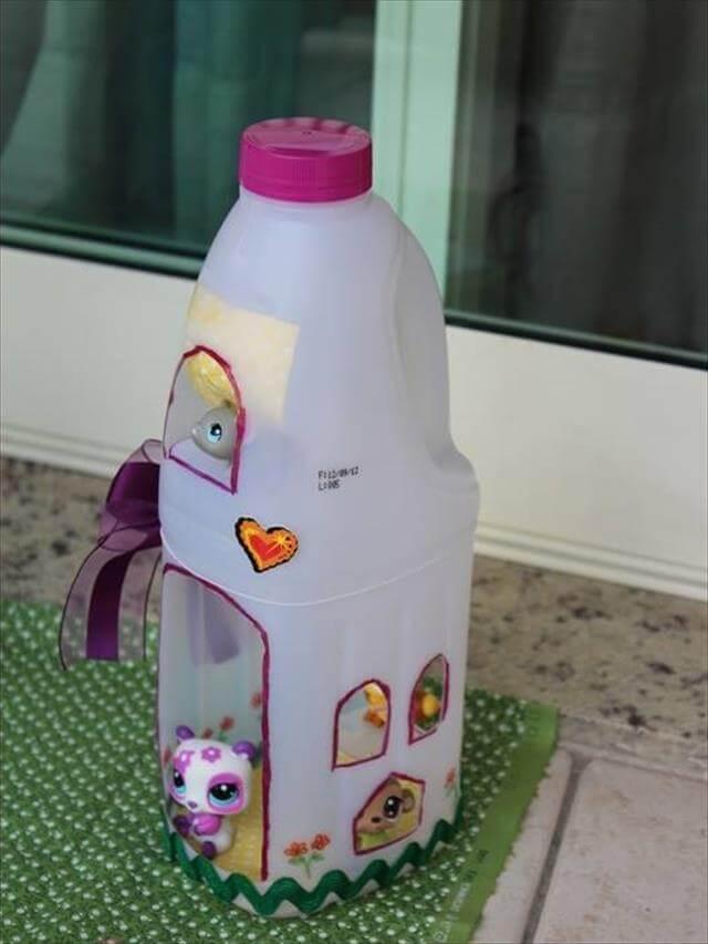 DIY-Plastic-Bottle-Doll-House
