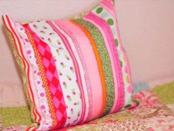 DIY Ribbon Pillow