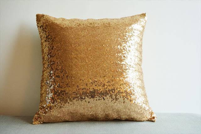 DIY Shainy Gold Pillow Cover