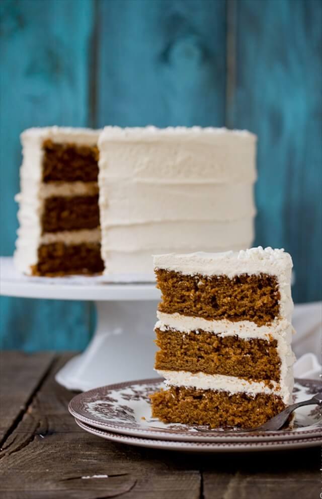 this classic gingerbread roll cake that little tire family will not be able to wait to dive into. Serve it on Christmas Eve with a hot cup of cocoa.