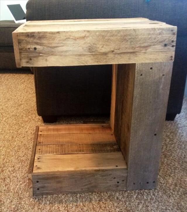 recyclaimed pallet c-shape side table