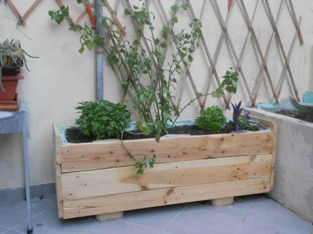 Wooden Pallet Planter Box 