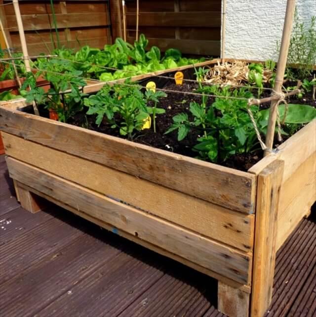planter box made out of pallets