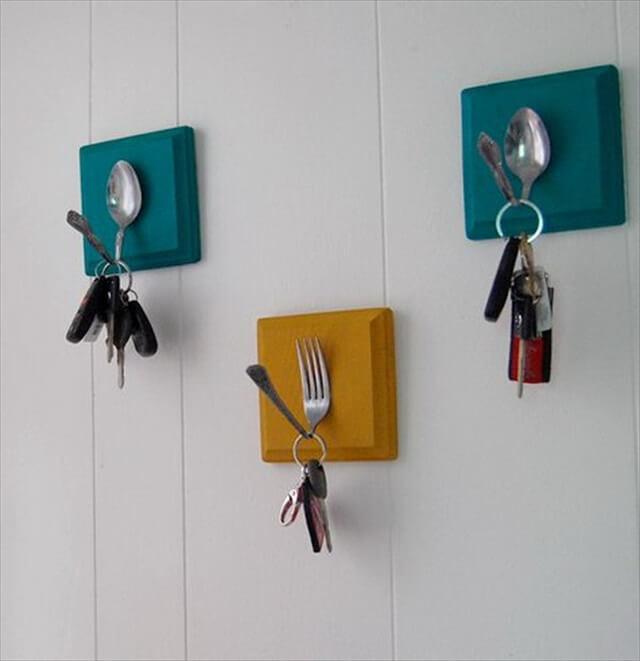 DIY Key Holder with Old Spoons and Forks