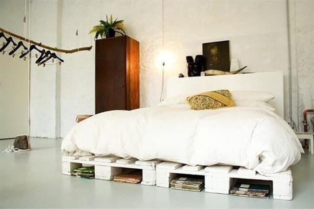 white pallet bed