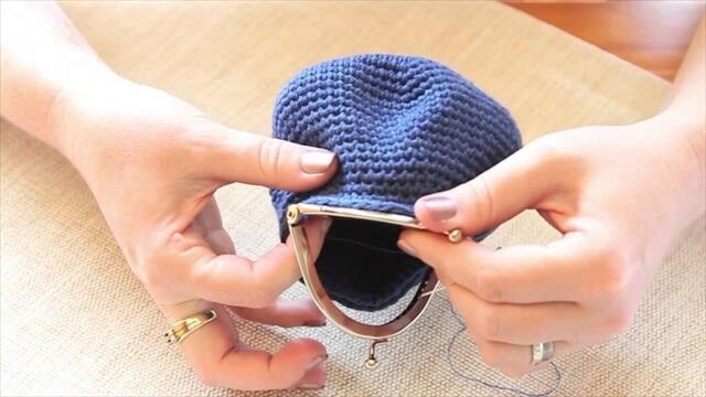 attach a coin purse opener to a crocheted coin purse