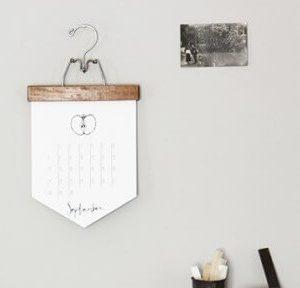 DIY Vintage Wood Pant Hanger Calendar