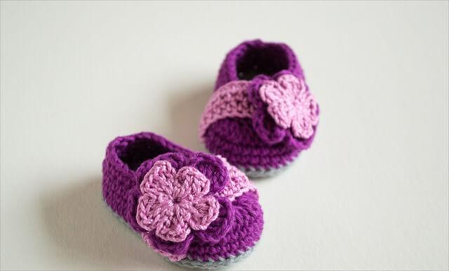 Berry Crochet Baby Booties