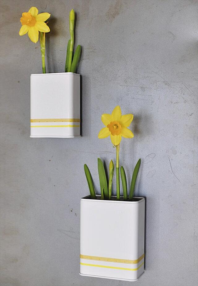 Magnetic Daffodil Planters