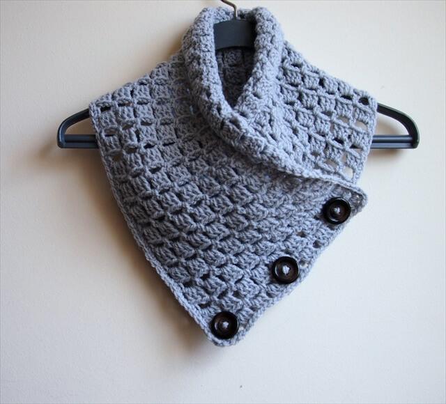 buttoned-cowl