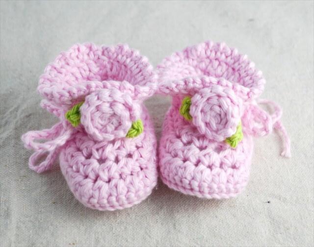 Crochet Baby Booties with Rosettes 