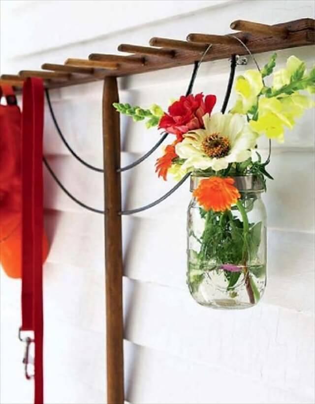  Recycling glass jars for flower arrangements and wall decorations