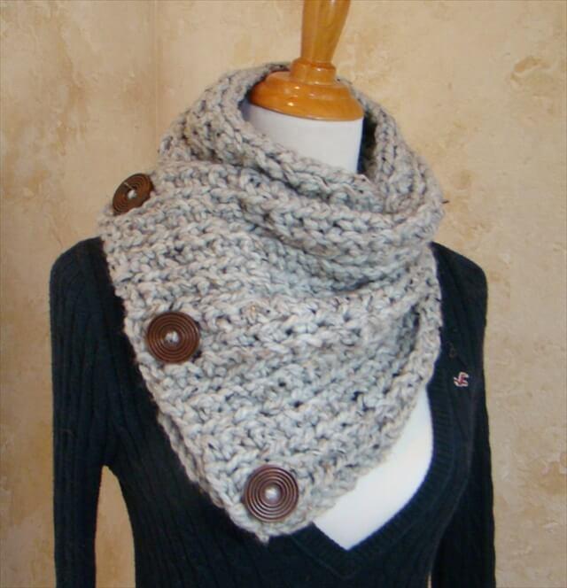 Boston Habor Style Scarf, 3 Button scarf, Grey Tweed Crochet Scarf, cowl,
