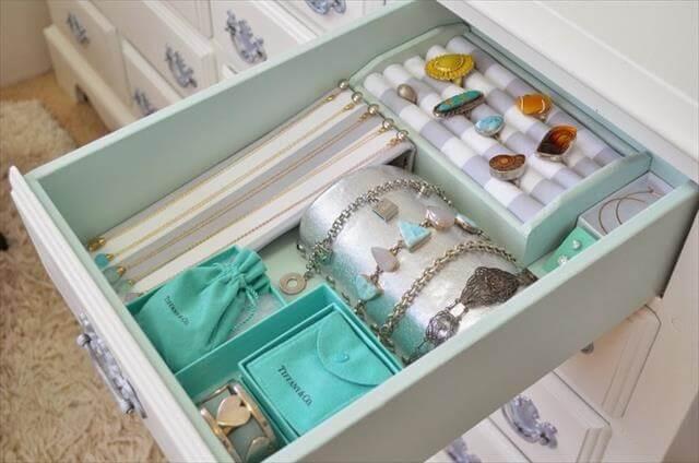 Jewelry Drawer Organizer DIY: