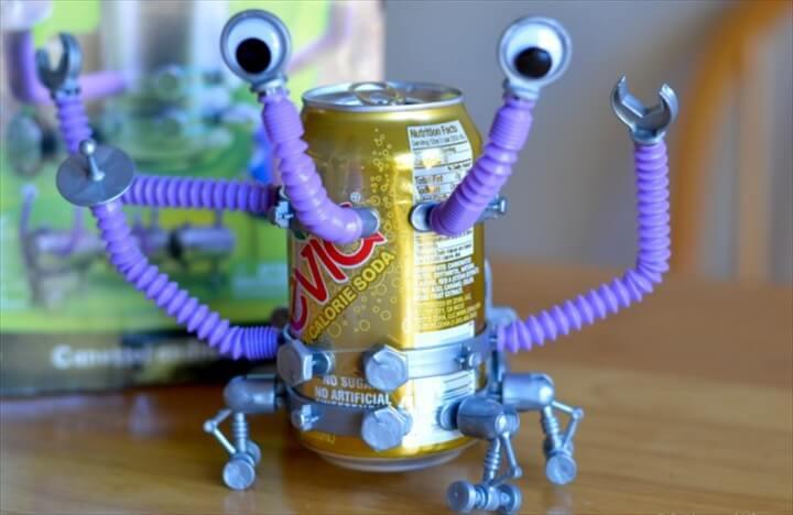 Wonderology Tin Can Robot