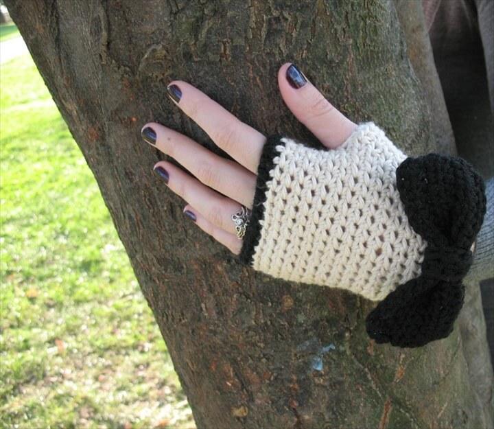 Crochet Fingerless Gloves with Bow 