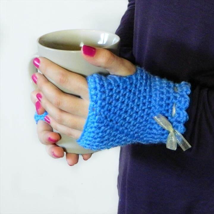 crochet gloves with bow
