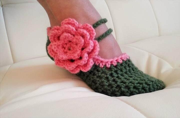 Crochet Glama's Fancy Mary Jane Slippers