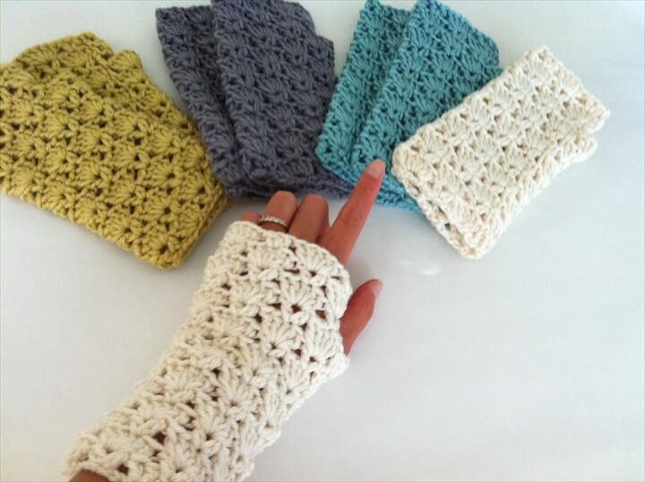 Crochet Shells Fingerless Gloves, Crochet wrist warmer fingerless gloves, Lace fingerless gloves