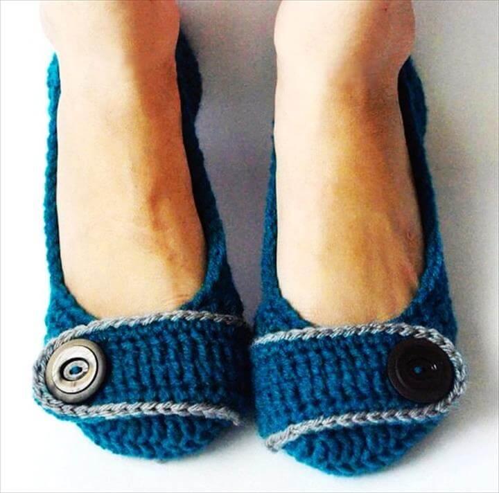 Dress up with crochet slippers