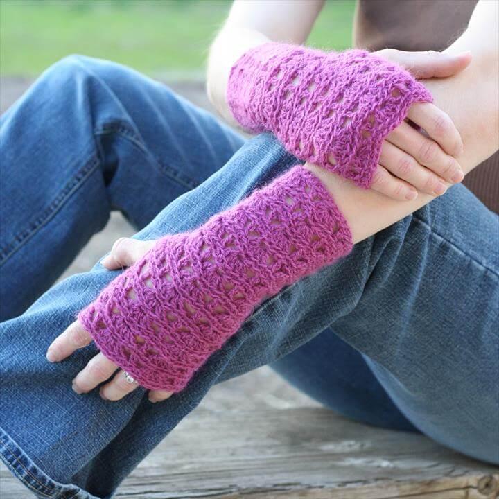 Ripple Lace Fingerless Gloves