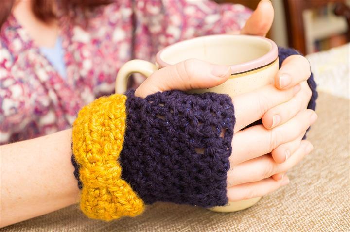 Crochet bow gloves