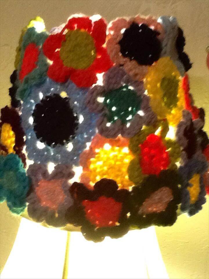 Crochet flower lamp shade 