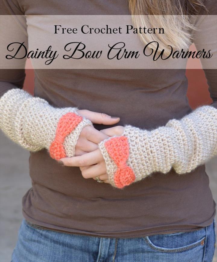 Free Crochet Pattern - Dainty Bow Crochet Arm Warmers | Make these pretty arm warmers and
