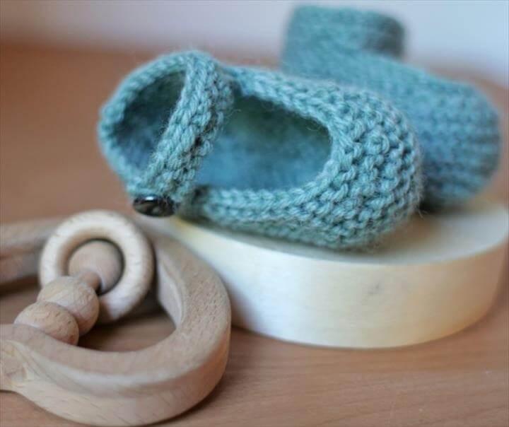 Knitted Baby Booties (Mary-Jane Booties)