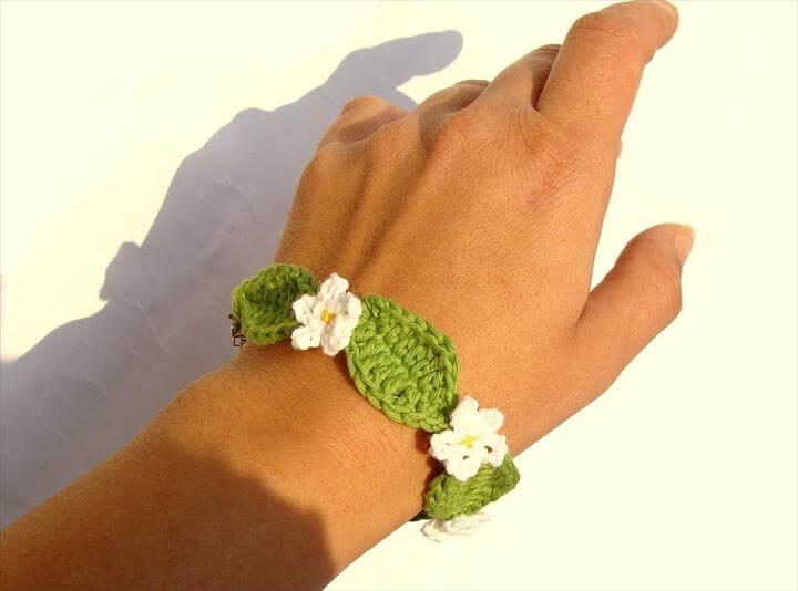 Crochet daisy flower bracelet, fiber jewelry crochet