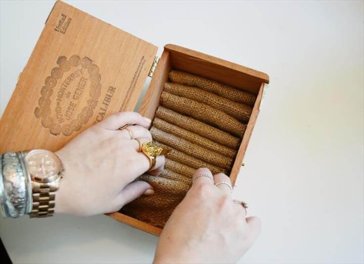  DIY cigar box and burlap jewelry organizer