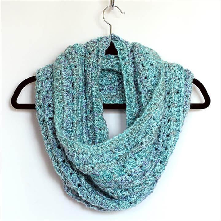 Crochet infinity scarf