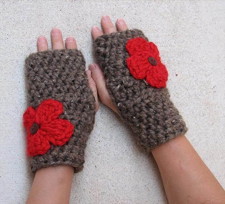 Fingerless gloves with Red Flowers