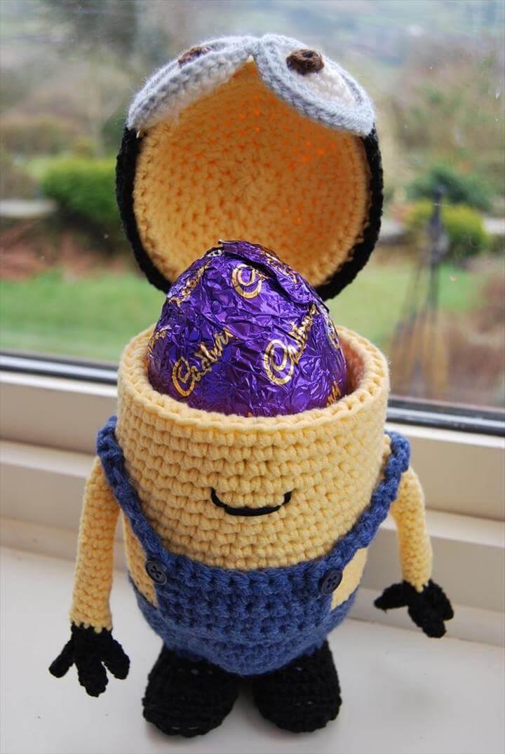 Free crochet Easter Egg holder pattern