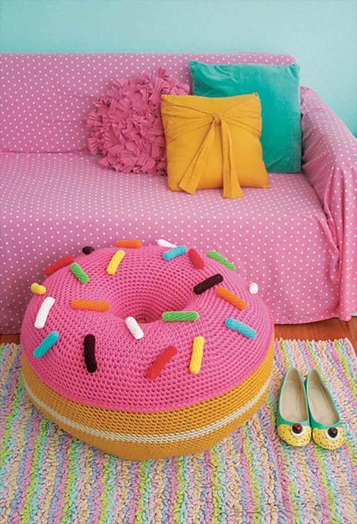 Easy Giant Donut Floor Pouf