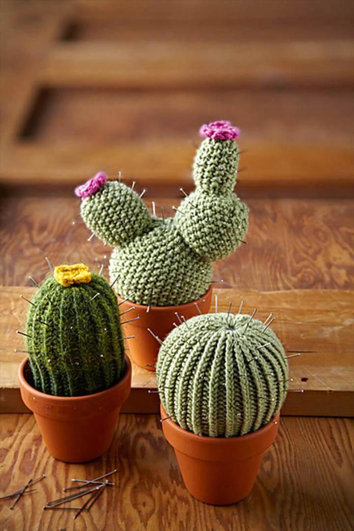 DIY Knit Cactus Pin Cushions