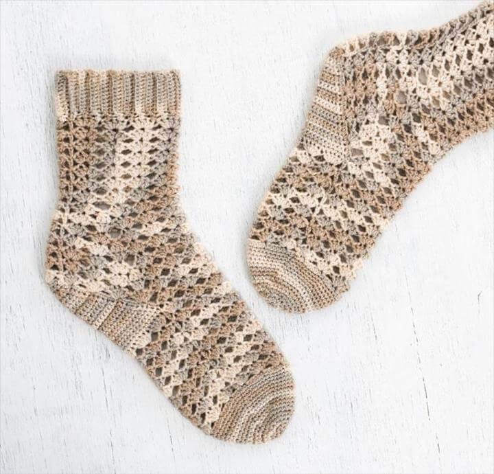 Seaside Shells Sock Crochet Kit