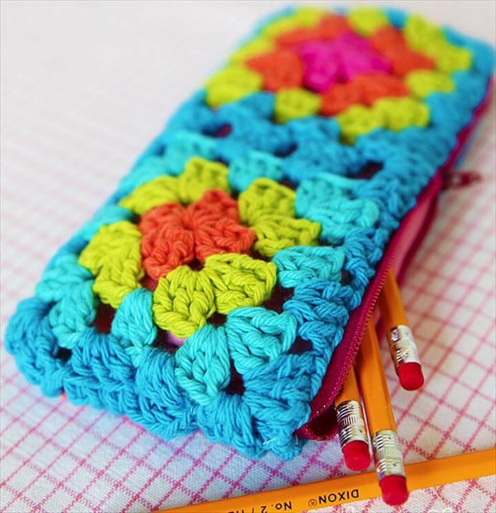 granny square zippered pouch tutorial