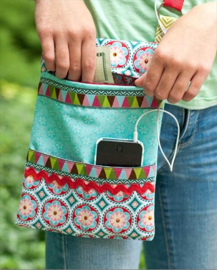 Easy Sewing Projects to Sell - Sew a Zipper Crossbody Purse - DIY Sewing Ideas for
