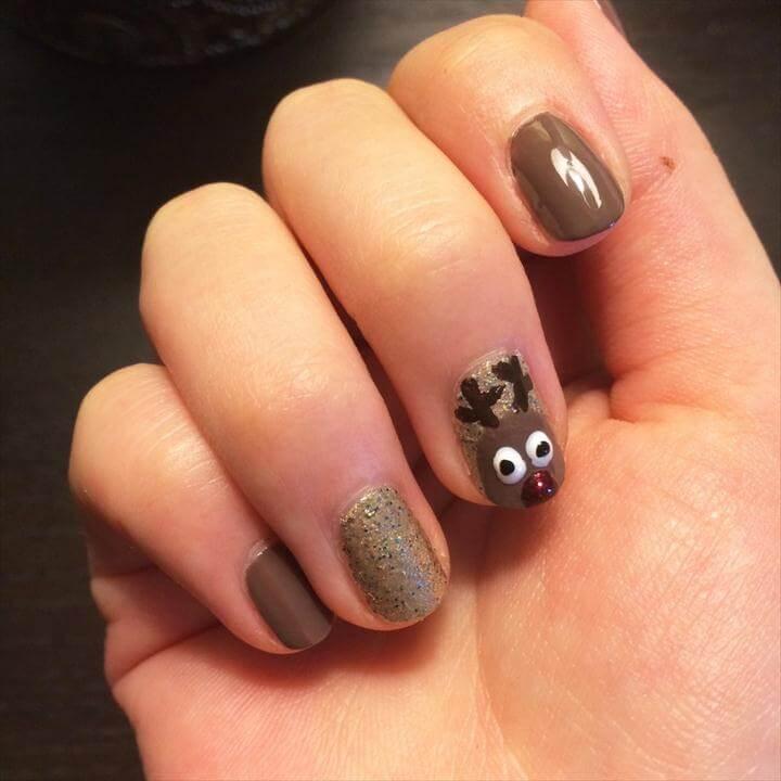  All the Other Reindeer Will Be Jealous of This Nail Art 