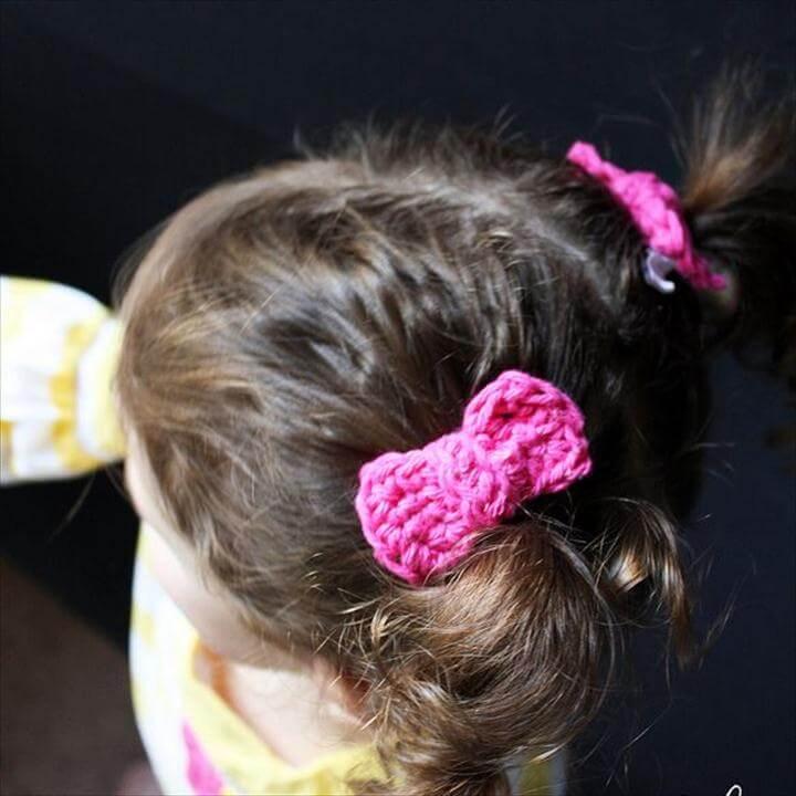 Crocheted Hair Bows (Tutorial)