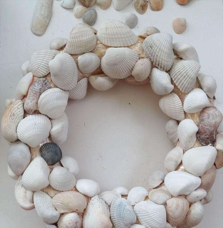 door wreath, wreath design, sea shell wreath