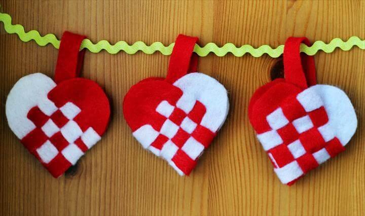 Weaving Danish Heart Baskets for Jul