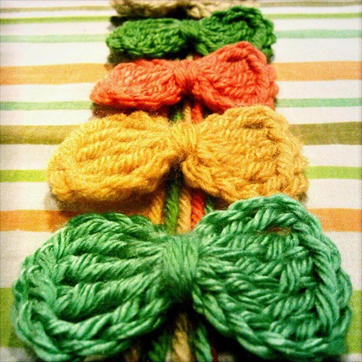 Super Simple Crochet Bows pattern