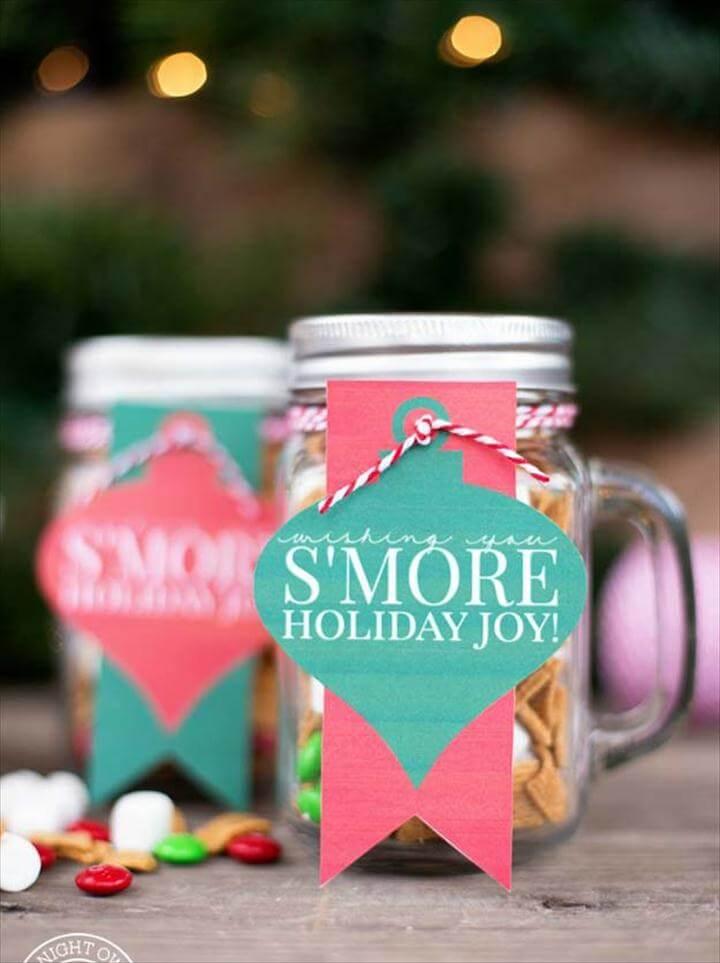 Cute DIY Mason Jar Gift Ideas for Teens - S'mores Mason Jar - Best