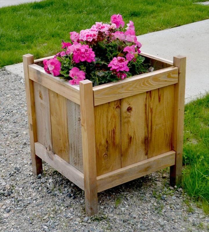 A Low Cost Cedar Planter