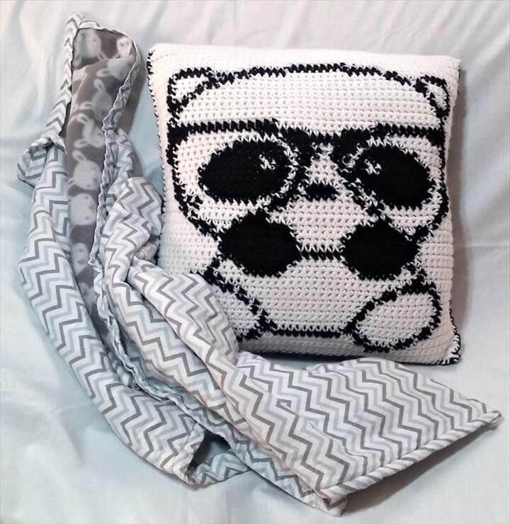 CROCHET PANDA PILLOW