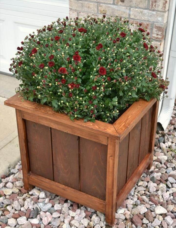 cute pallet planter box