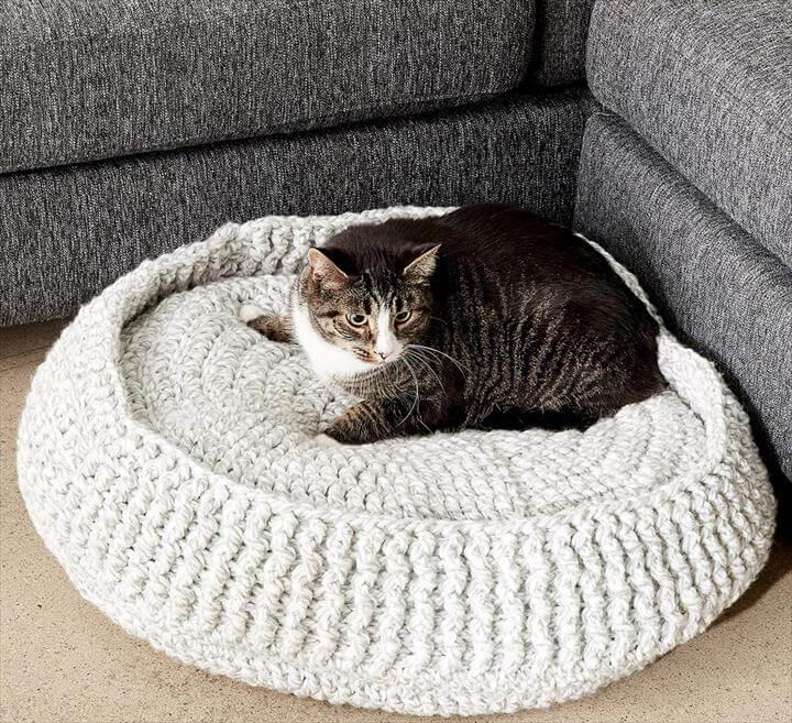 Bernat Crochet Pet Bed